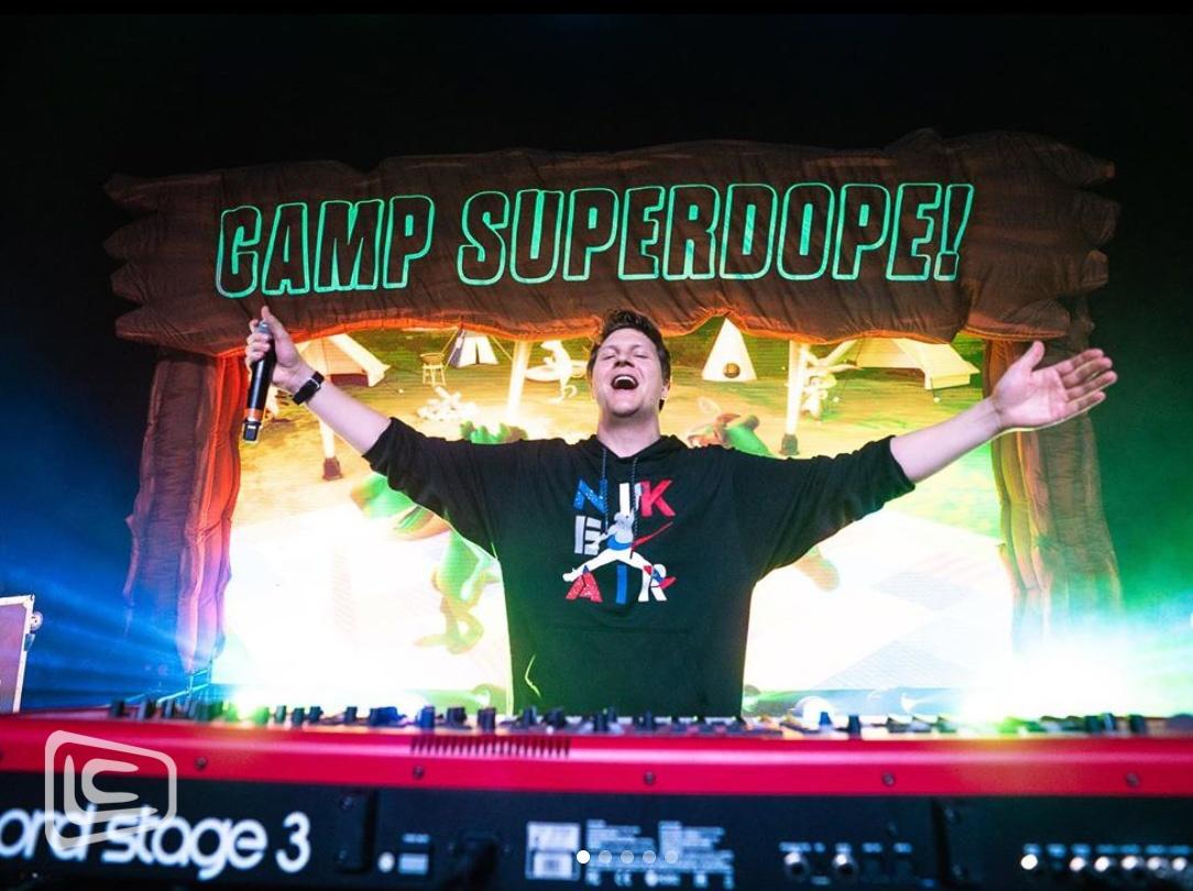 L7047 Camp Superdope Inflatable On Site
