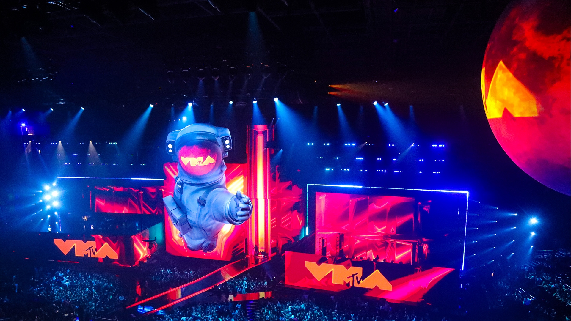 Moon Person 2024 VMAs