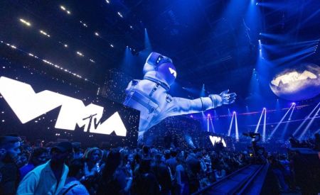 Giant Moon Person Inflatable at The 40th Anniversary of The VMAs